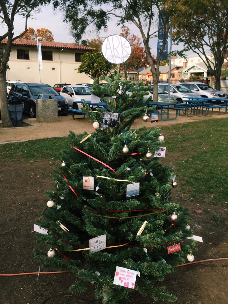 ndsj_ark's tweet photo. You all truly made a mARK in our club! Thanks to all who decorated today, it looks wonderful 😊🎄 #NDSJARK https://t.co/KgMMXO65id