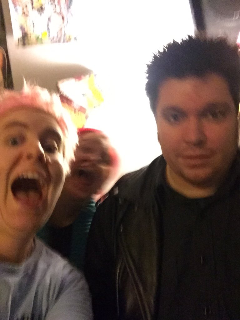 clara_blows's tweet photo. Asshole Santa rehearsal selfie! https://t.co/dOIZ6UmvoA