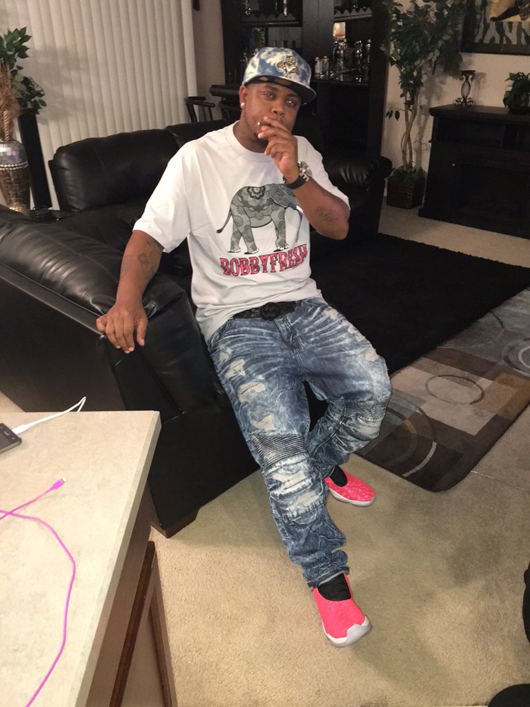 THEREALPEGEE's tweet photo. It's #Peanuts to a #Elephant 🐘 S/O the #Plug #BobbyFresh #NewMoney #Jordan #Fresh
https://t.co/4rdCxMXqnt https://t.co/PMF97X92tM