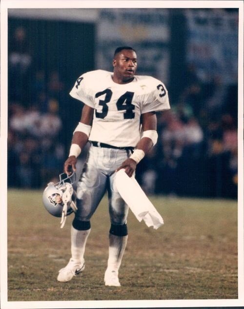 Happy Birthday to the man, the myth, the legend, Bo Jackson 