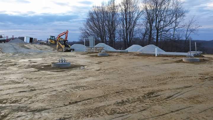 keegan_llc's tweet photo. Little Geo and stone and time to stack a 300' #KeeganWireless #celltower https://t.co/n0WmbjhJ93
