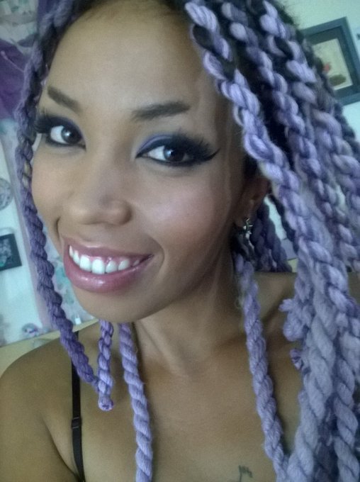 Feeling like a porno princess. 👑 https://t.co/TeS7nIhMSD