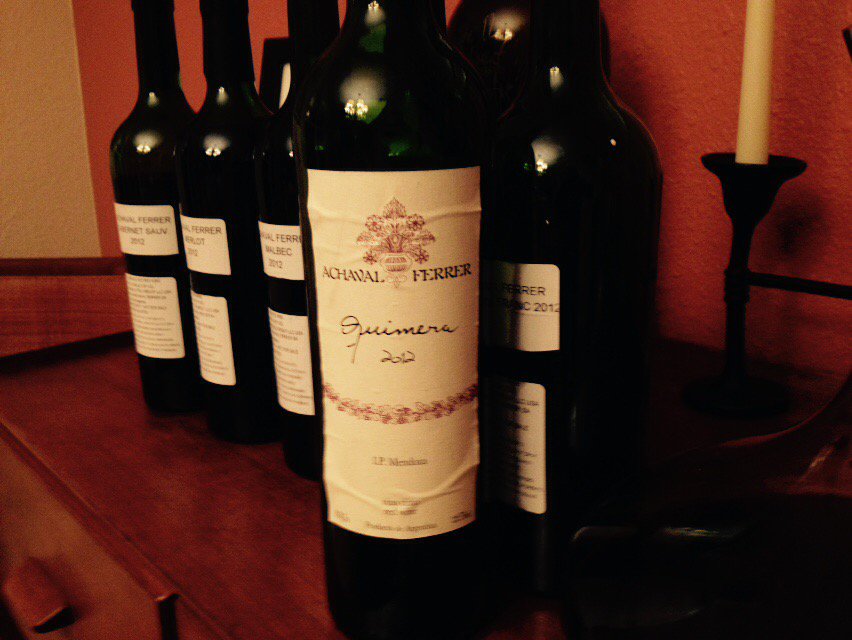 SAHMmelier's tweet photo. Lovely evening learning about the wine of @AchavalFerrerUS #QuimeraVT https://t.co/dPeoDqObZH