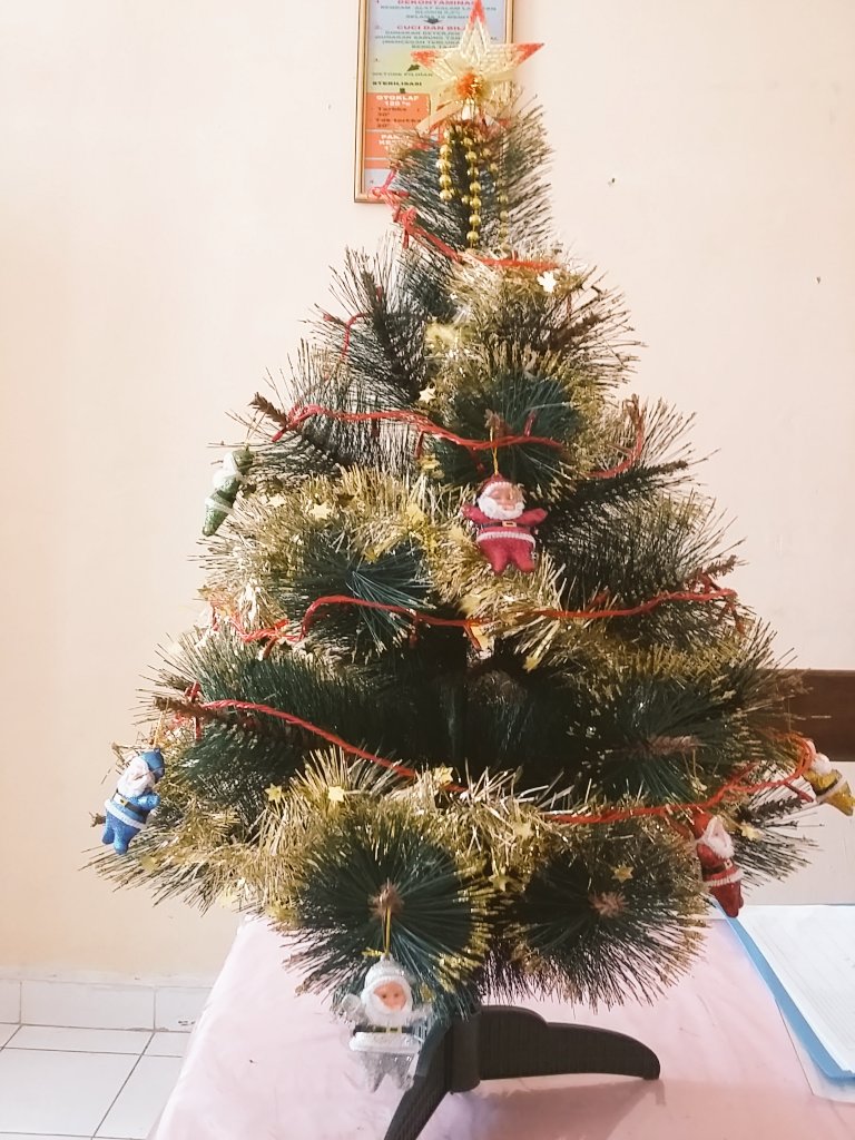 giszel_la's tweet photo. Selamat memasuki Bulan Desember 🎄🎉🎊🎄 https://t.co/THzMTxbw4H