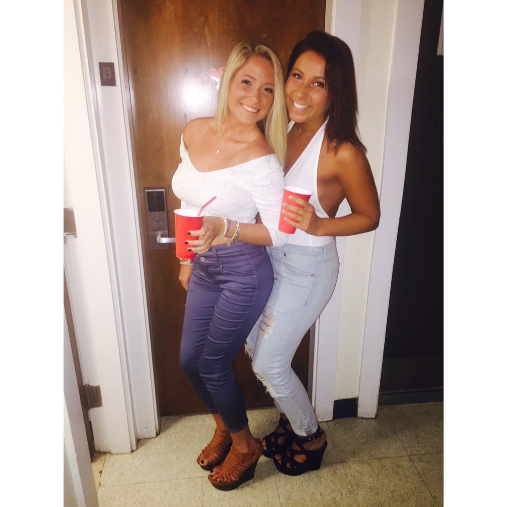 dbots32's tweet image. Wishing you the happiest of birthdays so happy you are finally 21😍🎊can't wait to celebrate❤️❤️ love u @Erinnnnj