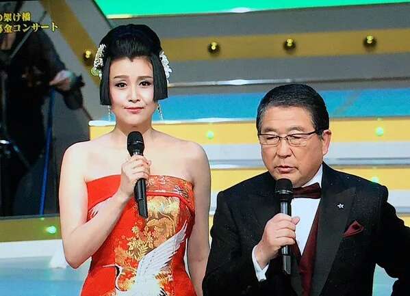 早乙女愛威樺 Twitter ನಲ ಲ ネットニュース見てたら 藤原紀香がすっごいヘアスタイルしててビックリ した いくら和ドレスでも これってどうなの この人 体格イイせいか 金太郎が簪さしたみたいに見える W T Co Ekurpud4fb