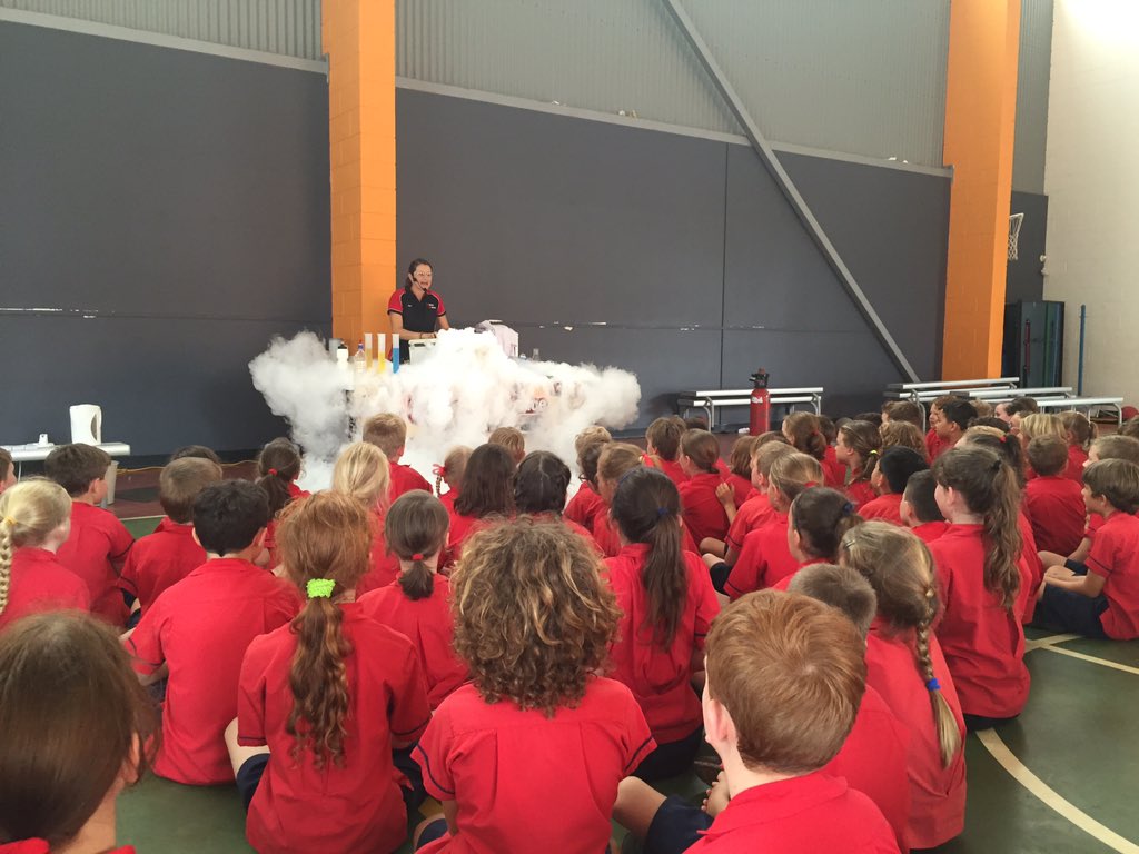 Year4SOTS's tweet photo. We had an awesome visit from Street Science today! @YearTwoSOTS @YearThreeSOTS https://t.co/Y1dF7lz37i