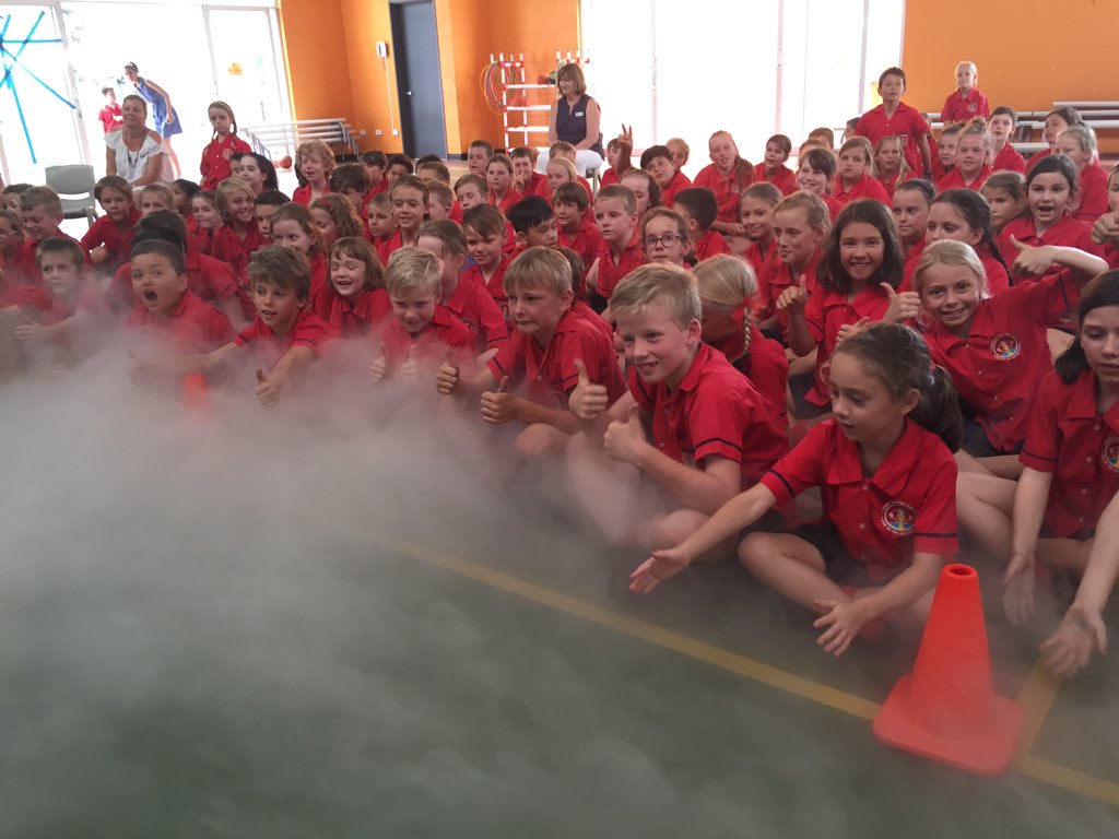 Year4SOTS's tweet photo. We had an awesome visit from Street Science today! @YearTwoSOTS @YearThreeSOTS https://t.co/Y1dF7lz37i