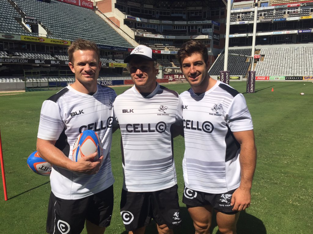 SharksRugby's tweet photo. The players and kids are ready and excited for the clinic with #PrinceHarry #RoyalVisitSA @KensingtonRoyal https://t.co/5yy04bRXS1
