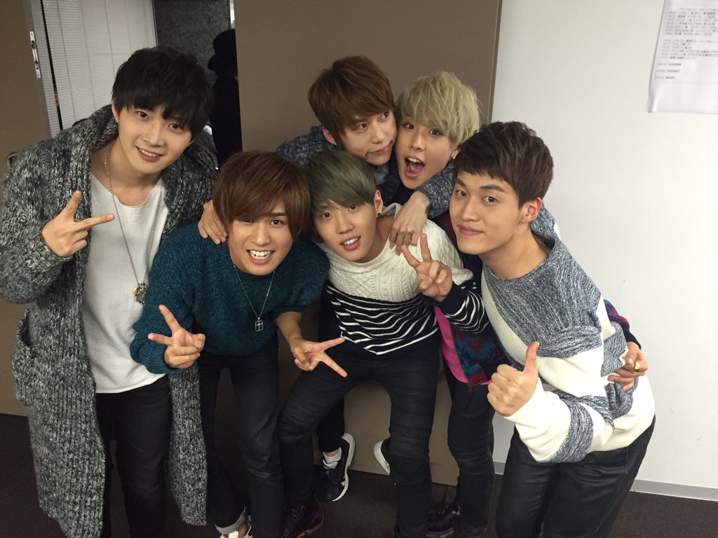 dam_mens's tweet photo. 【SHU-I&amp;CODVE-V】
いつも仲良しな2組のコラボショット！
だんぜんファミリーは収録の裏側でも息ぴったり！o(*ﾟ▽ﾟ*)o
視聴は→https://t.co/APiyChXB81 #danzen #shui #codev https://t.co/O13SYsDEhP