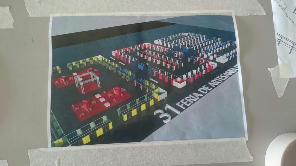 recintoferialtf's tweet photo. Equipo #profesional #cualificado reproduce en la Gran Nave el plano modelo de #FeriaArtesaniadeCanarias   [3-6/12]. https://t.co/Yffjq6g4zw