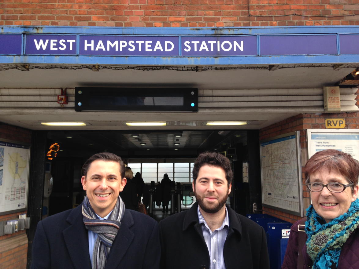 On way to City Hall with @WHATNW6 @mikekatz to present @WHampstead Tube step-free access petition @Andrew_Dismore