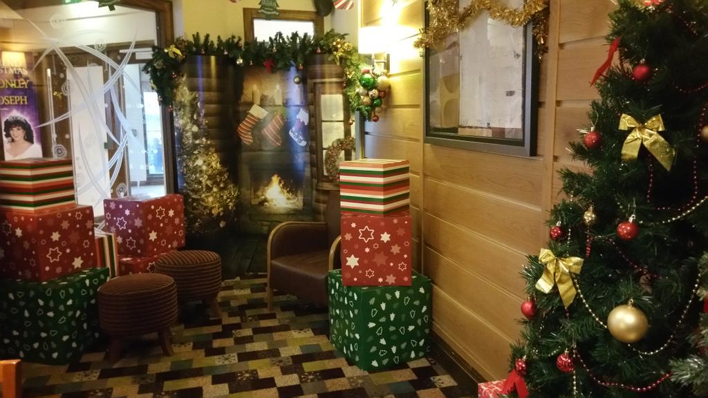 <a href="/SpencerGraydon/">Spencer Graydon</a> <a href="/BFSouthEastSUGM/">Andrew Latham</a>  #southendbrewersfayre.....#itschristmas