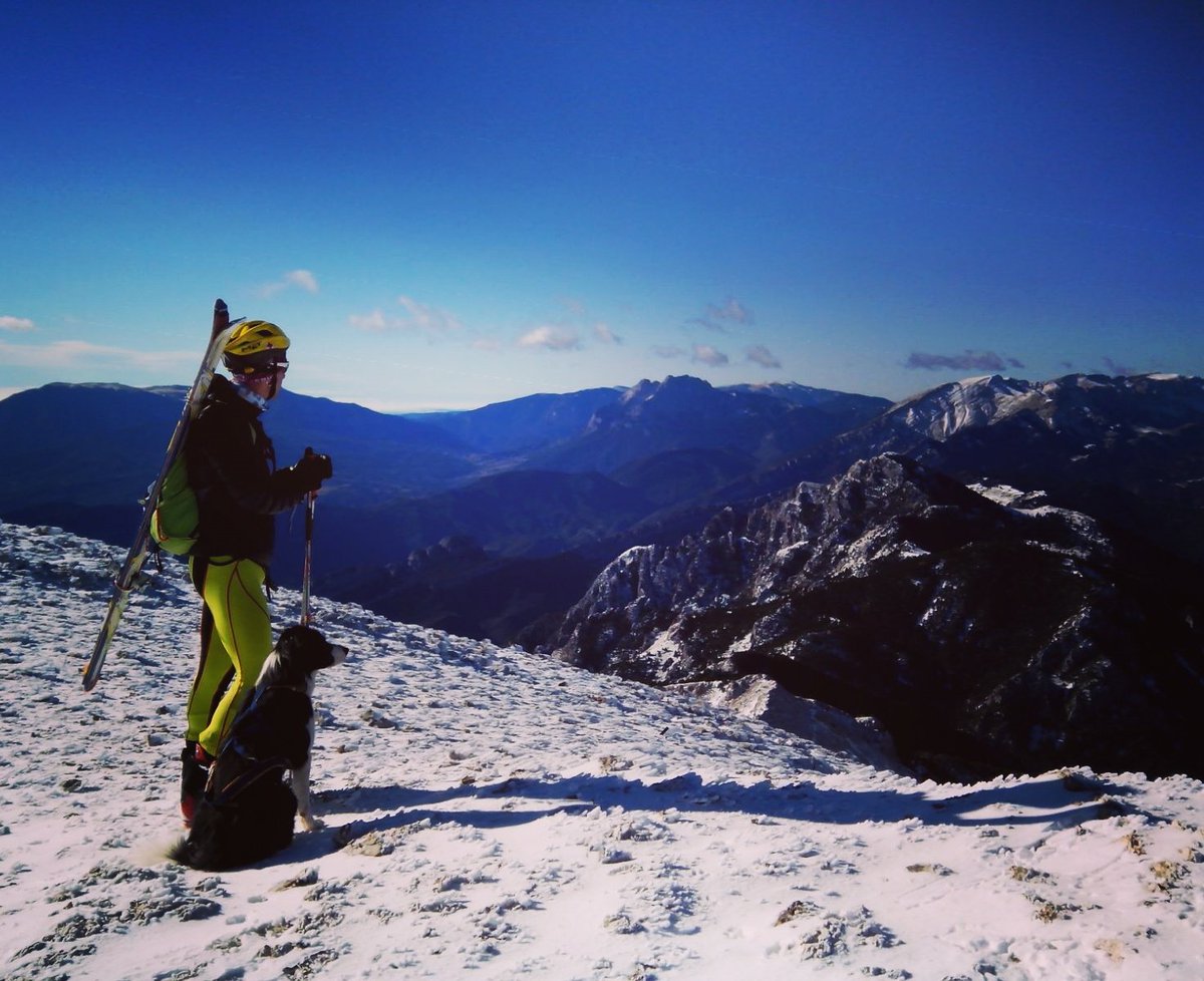 martigutifarre's tweet photo. Primers metres de plaer i fetge per la boca. #cadí #tossadalp #comaoriola #esquidemuntanya #skimo https://t.co/ObTyViAdgk