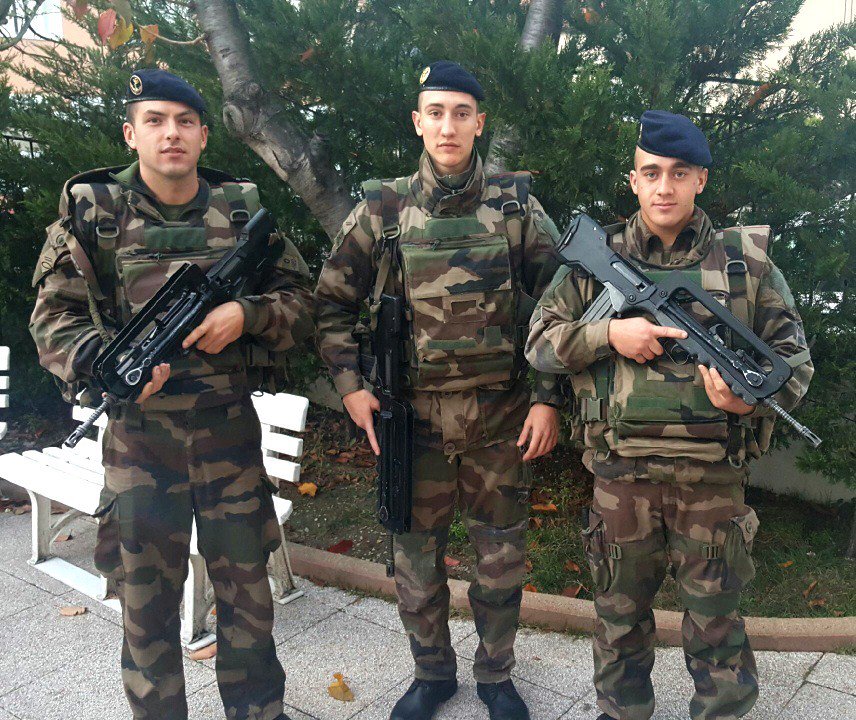 Gouv_mili_Lyon's tweet image. #SENTINELLE @villedelyon : les #bigors du #3eRAMa en action de secours @armeedeterre defense-lyon.fr/sentinelle-a-l…