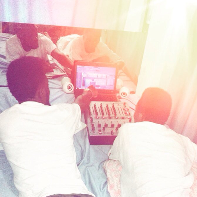 MatahuisMatt's tweet photo. BlackLegendNation bedStudio hihihi lol
#BlackLegendNation....put All Eyes On Me.
#FaceAuFlowBoyz https://t.co/kSb83HL9gk