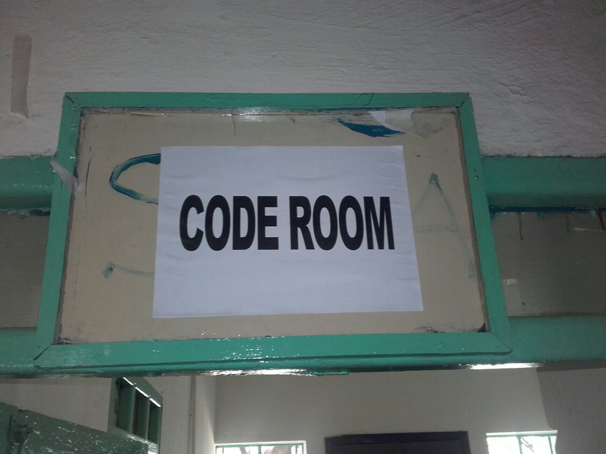 jubahub's tweet photo. #Coding4peace Code room #peacehackcamp by @AhBastawy Angelo Gum, Eva @lual_mayen @daryllukas Learn what coding is https://t.co/foU3l65BHV