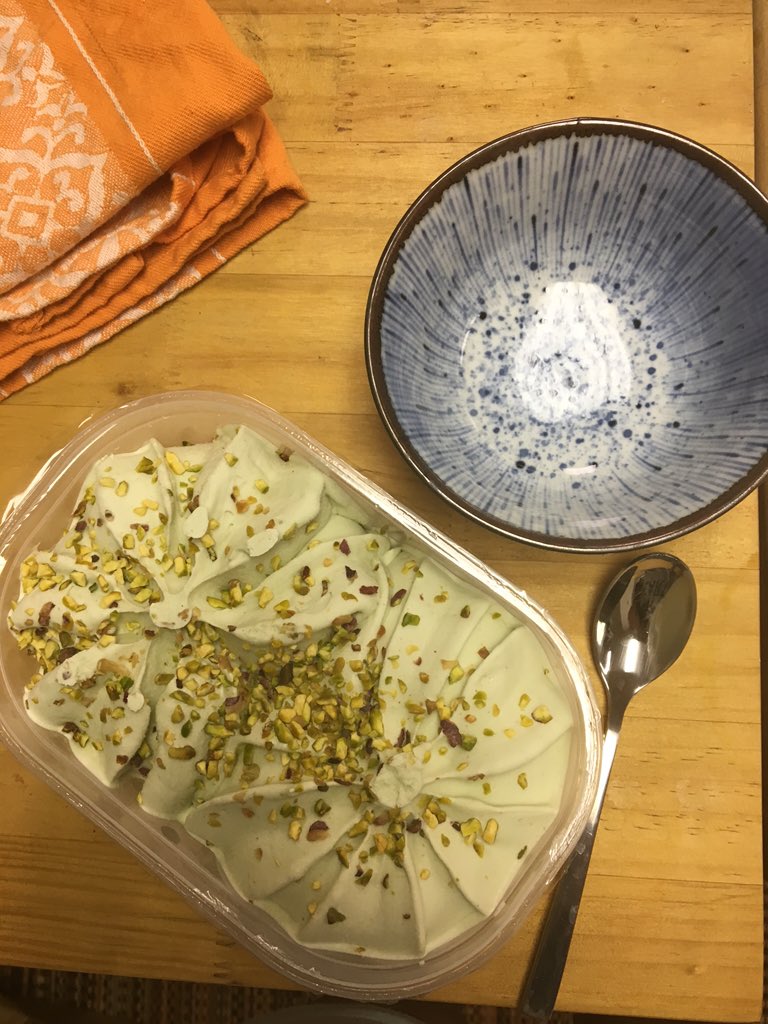 lexmerealgood's tweet photo. When finals are coming so you go to get yourself food for three weeks and only buy pistachio gelato... https://t.co/rJyoY1b1nT
