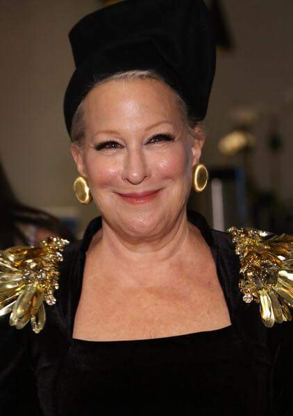 ComKeldavis's tweet photo. WISHING U A VERY HAPPY BIRTHDAY@BetteMidler Hope u have a Fab,DIVINE time..Lots of luv♡from a huge BETTEHEAD.xoxox https://t.co/PDwrA4dU6L