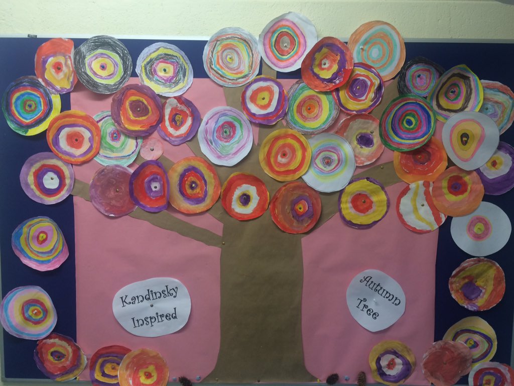 MonageerNS's tweet photo. Some of the great art in our school. https://t.co/aiatFubWQ0