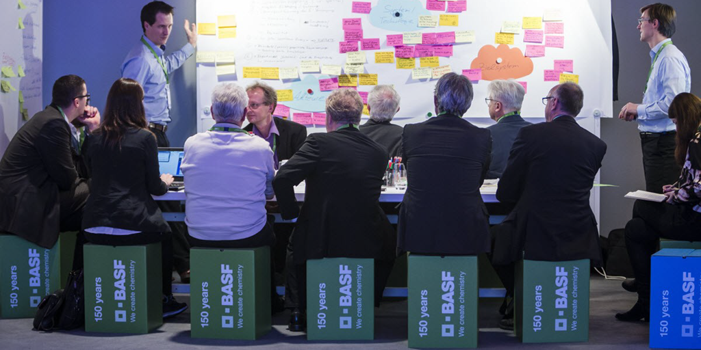 BASF's tweet photo. Explore the energetic atmosphere of the workshops at Creator Space here: https://t.co/WMrkUKBq6W #SmartLu https://t.co/UEx1X233Pz