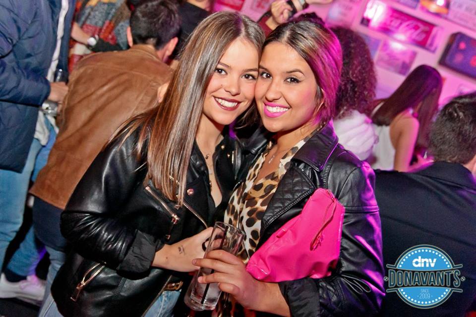 Dynamic__Studio's tweet photo. Fieston de @RonBarceloSpain en @Donavants https://t.co/IMiukmW2z2 https://t.co/N8IeCu9Ae7