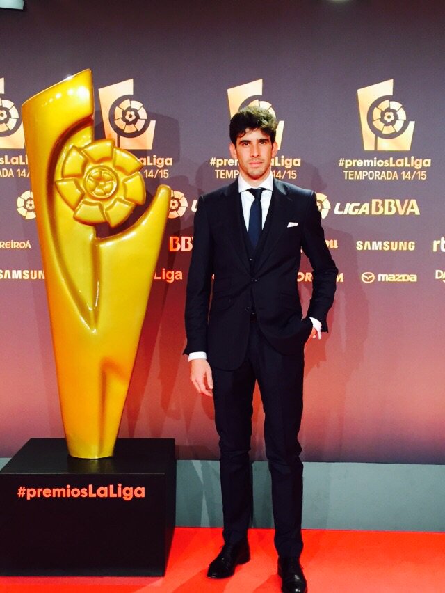 MediaVeronicaTV's tweet photo. @alopezsimon invitado especial en la gala de la Liga de Fútbol Profesional https://t.co/S0MROofAYy @ptlopezsimon https://t.co/EPLSznNZpQ