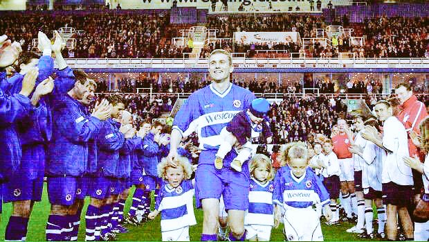 Happy Birthday to Phil Parkinson! 48 today. 11 Solid years for the royals   