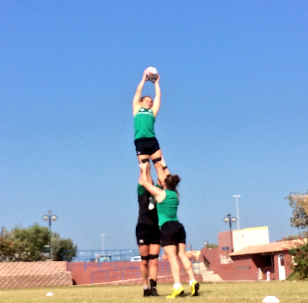 IrishRugby's tweet photo. The Irish Women were out adapting to the Dubai heat this morning ahead of the @Dubai7s kicking off on Thurs #IreW7s https://t.co/Z9GGrtyKMJ