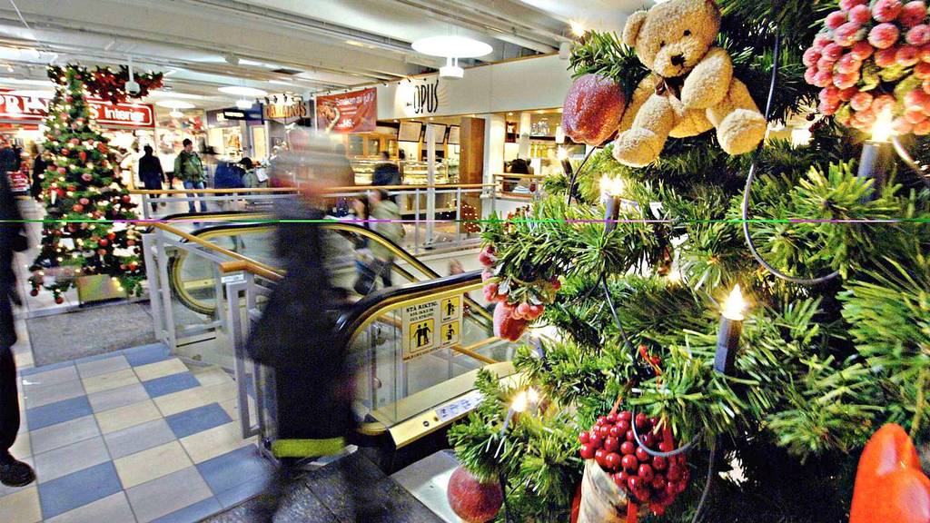 Aftenposten's tweet photo. Les denne saken før du går i gang med julehandelen - det kan være bra for lommeboken din: https://t.co/RfFfOgZYeO https://t.co/leF6ZZzwjh