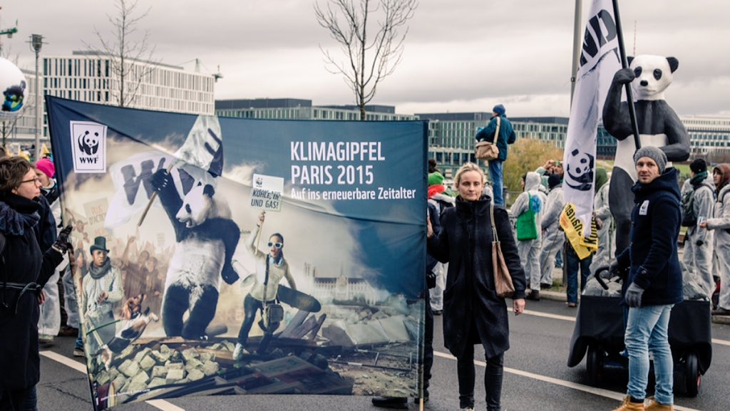 WWF Pol (@wwf_pol) on Twitter photo Merci au WWF Allemagne d'avoir marché pour le climat & la révolution énergétique à Berlin 🐼🌍 <a href="/WWF_Deutschland/">WWF Deutschland</a> #COP21 Merci au WWF Allemagne d'avoir marché pour le climat & la révolution énergétique à Berlin 🐼🌍 <a href="/WWF_Deutschland/">WWF Deutschland</a> #COP21