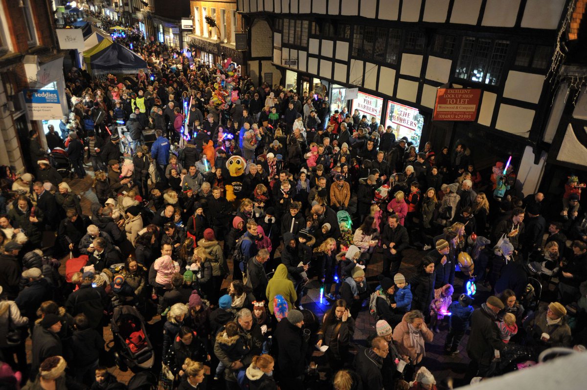 TPJourno's tweet photo. Thousands gather to celebrate Godalming Christmas lights switch-on https://t.co/e54w2sFCLK https://t.co/sLiMO7ve2o