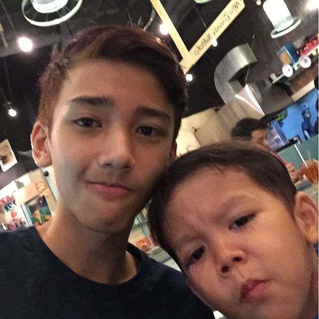 ariirhammm's tweet photo. Lil bro ✌ https://t.co/yXCNTK8G7p
