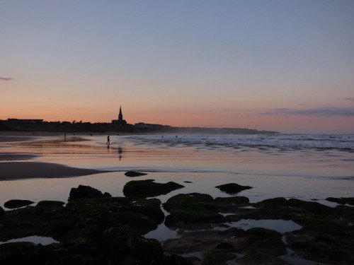 NUartauction's tweet photo. Alice Fisher; Tynemouth

#NUartauction #NorthumbriaUniversity #Photography #Tynemouth #Beach https://t.co/OktlSfTxFM
