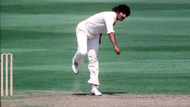 Happy birthday to the pioneer of reverse swing bowling sensation Sarfraz Nawaz, have a good one! 
