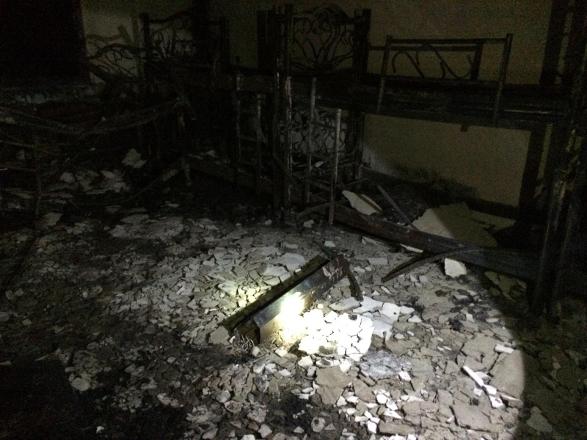 solhaberportalY's tweet photo. Diyarbakır'da 6 çocuğun hayatını kaybettiği yangından kareler https://t.co/6W0TCYeE8M https://t.co/MBkl0uTrj4