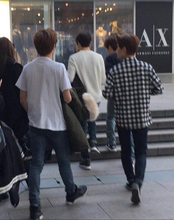 151201, yuta walked beside jaehyun at the back were taeyong and taeil at S.M co-ex artium ;;
