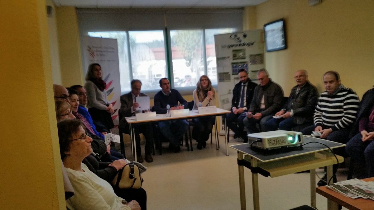 ategal's tweet photo. Presentación de @TeleGerontologi en @ategal #padrón con la colaboración de @FundlaCaixa @Xunta #mayores https://t.co/GDVZfPVL3O
