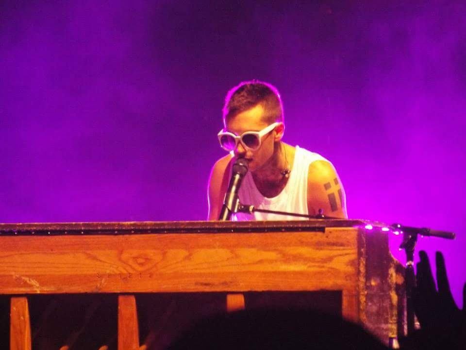 Happy Birthday to Tyler Joseph!   Pc goes to me. 