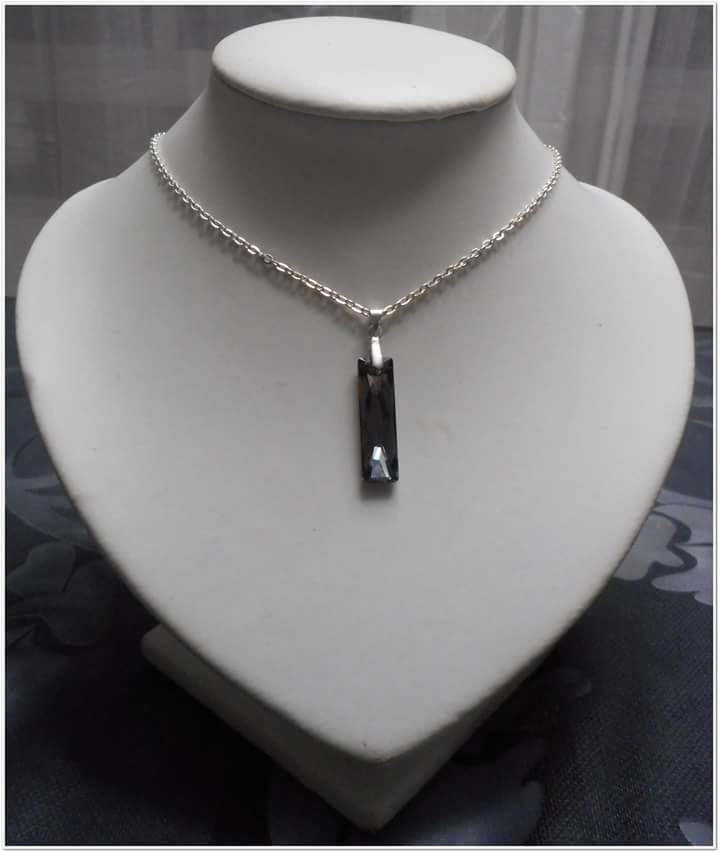 hgcomplementos's tweet photo. Aprovecha el primer día del último mes para mejorar este #FelizMartes con este #colgante de #swarovski elements! https://t.co/6v4OsjRfjp