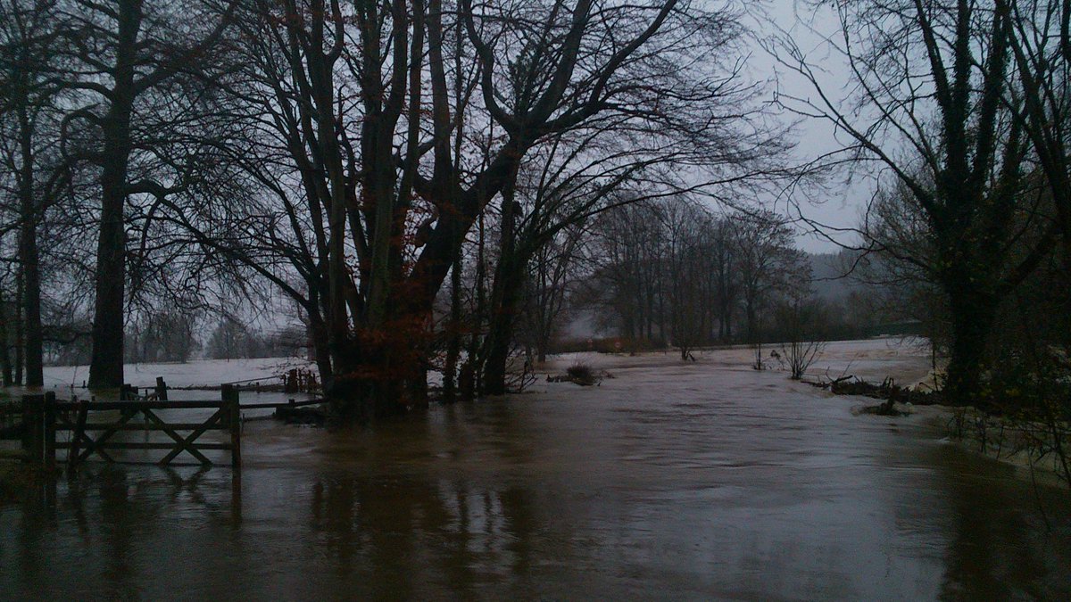 A man was last night plucked from flood waters in Meifod in a dramatic helicopter rescue
countytimes.co.uk/news/155542/ma…