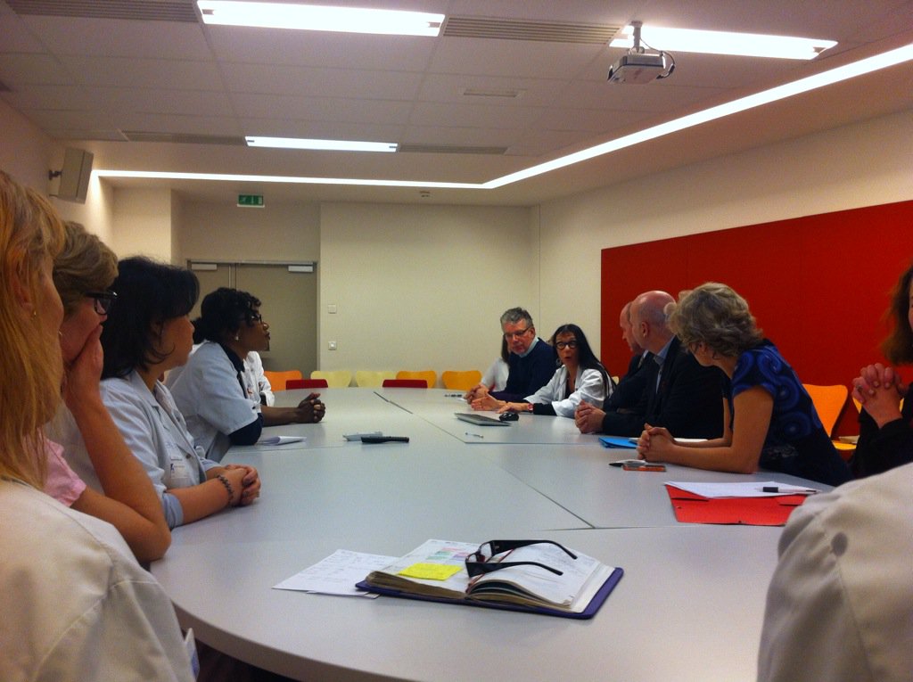 Échange à l'unité Puzos. Grâce à eux 0 enfant né infecté #VIH à PortRoyal depuis 2009. Travail inspiré &amp; inspirant!