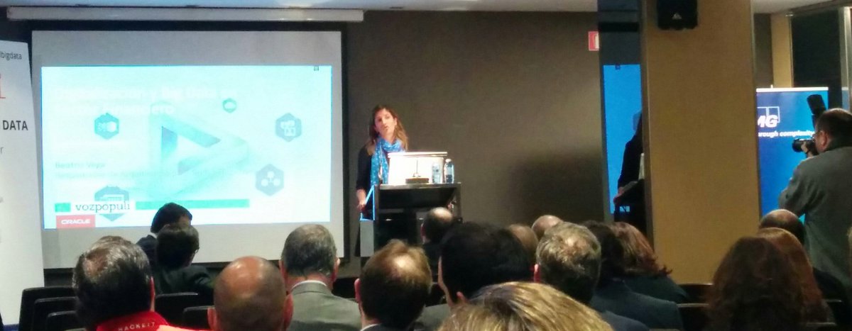 CarlosAnton3's tweet photo. #beatrizvega en #digitalbigdata.Cómo utilizar el valor del dato para hacer modelos predictivos gracias a @oracle_es https://t.co/USqjfaRzgu