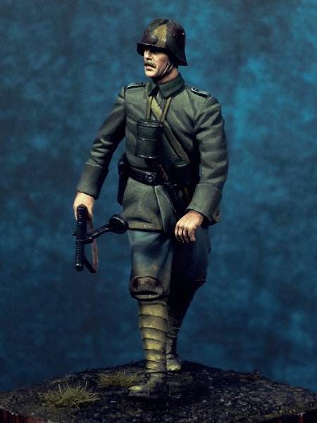 Fortesfigures's tweet photo. German Stormtrooper, 1918. 1/35 scale. https://t.co/dazAjQjTmt