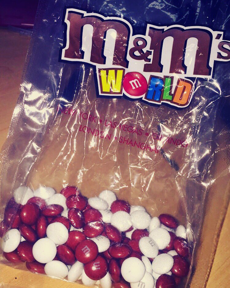 Chri5t1neGauld's tweet photo. Buzzing to get maroon & white m&ms from m&ms world in London 😊❤️⚽️#hearts #alwaysmaroon #gorgierules https://t.co/z4kxRzi9sp