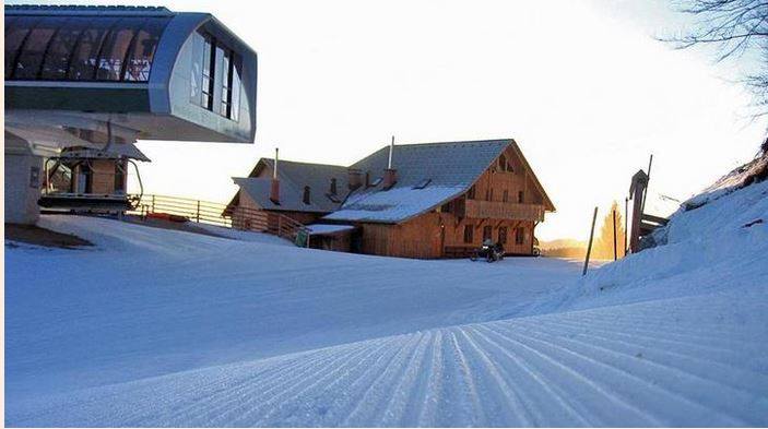 Sloveniansun's tweet image. Why not move to #sLOVEnia and buy a log cabin &amp;amp; large land?...I heard her say #relocation #relocationrevolution #♥