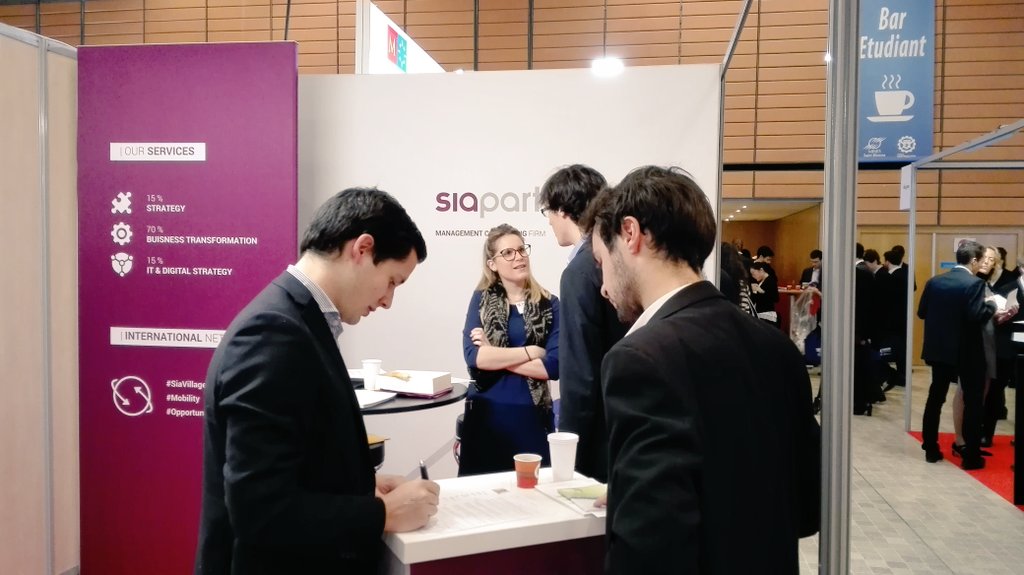ShirleyBck's tweet photo. @CentraleLyon @MINES_StEtienne : très bonne journée ac les étudiants sur le #ForumPerspectives  cc @phil_mignen https://t.co/LM9lJfHjnc