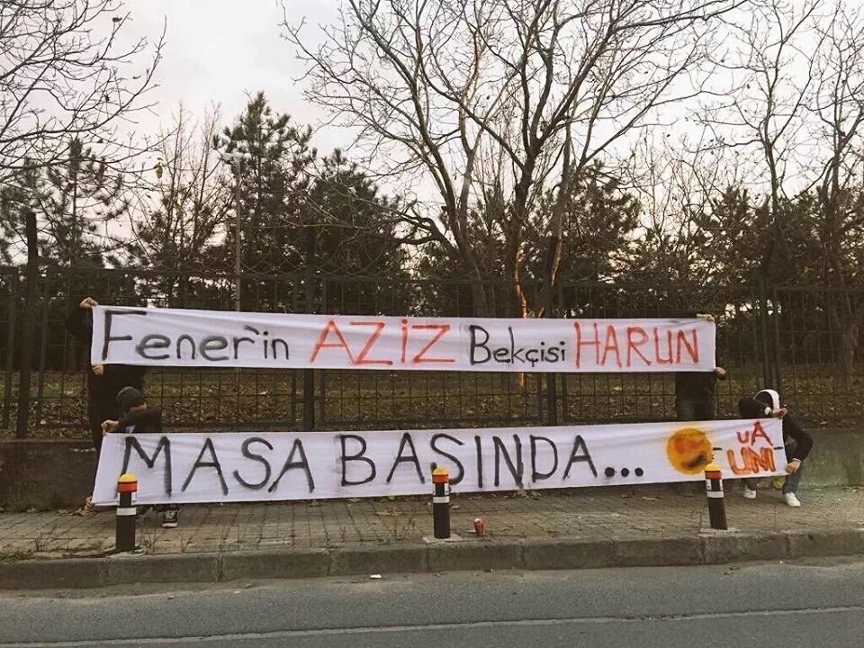 Samet653511's tweet photo. #SenKimsinHarun ulan senin haddine mi Galatasarayla uğrasmak azizenin uşağı... https://t.co/lUJjLFUuFJ