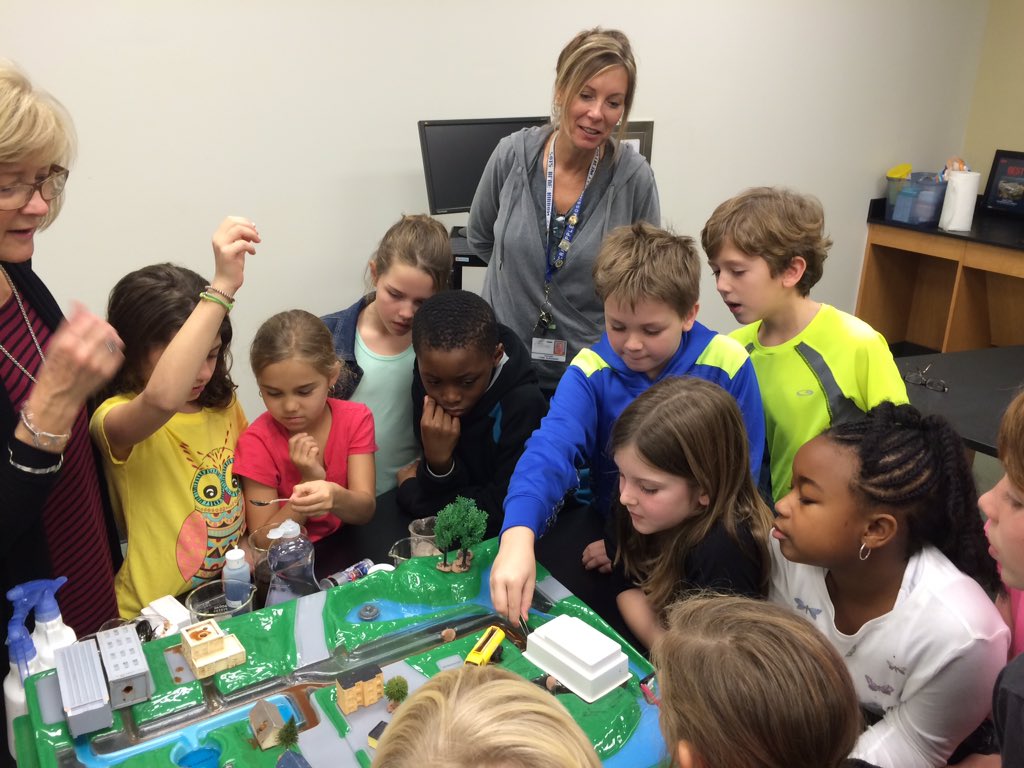MKulamer's tweet photo. Third grade had a great time participating with a Hands On learning activity at the J C Water Treatment Plant https://t.co/zBGAlyTeJC