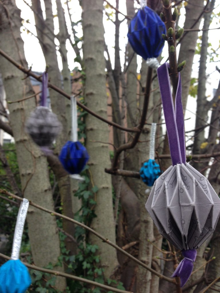 Jessica_clemes's tweet photo. My final out come for project 3! Selling these at the Christmas event for £2 each #origami #plymouthcollegeofart https://t.co/a54ZtSH9OO
